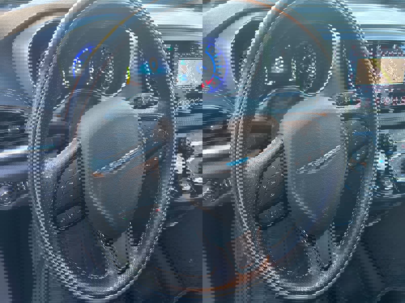 Used 2020 Chrysler Pacifica Limited w/ Advanced Safetytec Group image 45