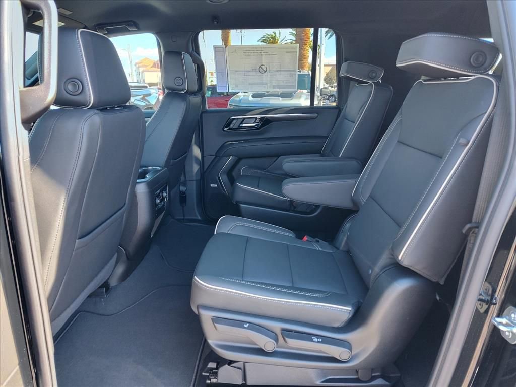 New 2026 Chevrolet Suburban Premier image 6