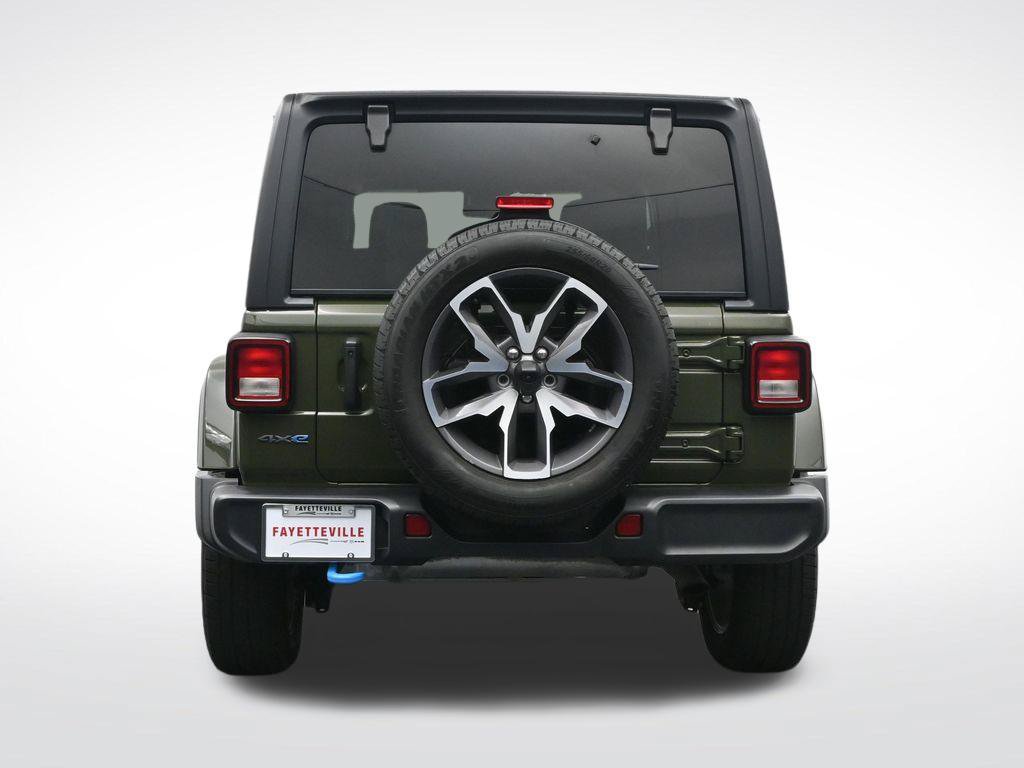 Used 2024 Jeep Wrangler Unlimited w/ Convenience Group AWD/4WD image 7