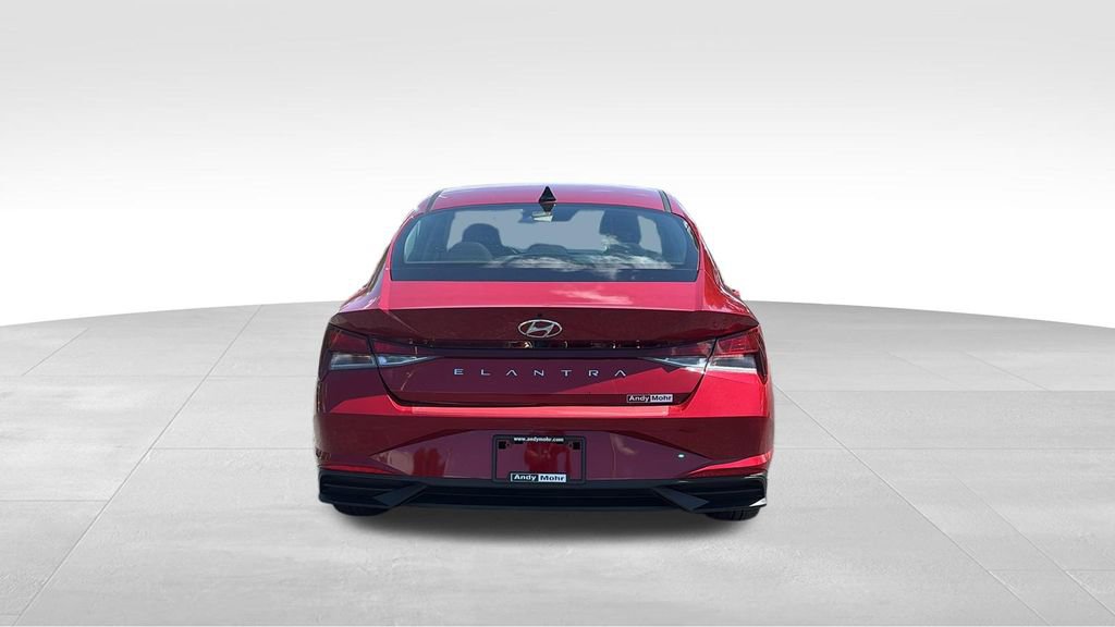 Used 2023 Hyundai Elantra SEL FWD image 6