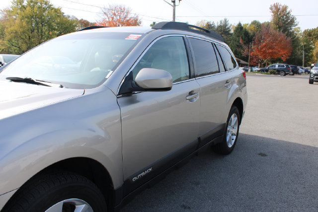 Used 2014 Subaru Outback 2.5i Limited AWD/4WD image 40