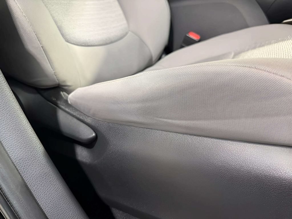 Used 2024 Toyota Sienna LE AWD/4WD image 11
