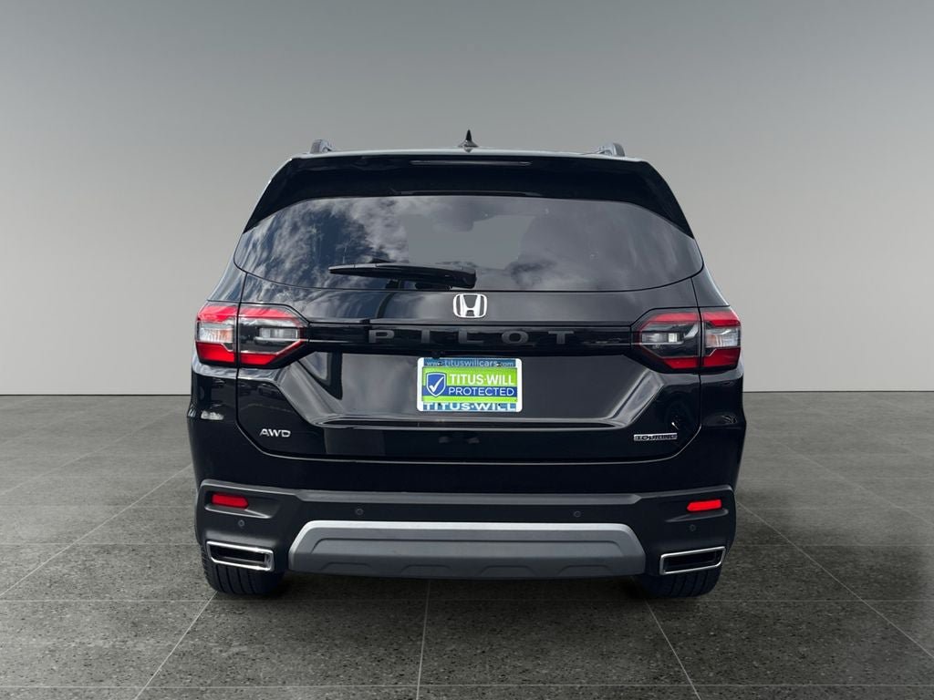 Used 2023 Honda Pilot Touring image 6