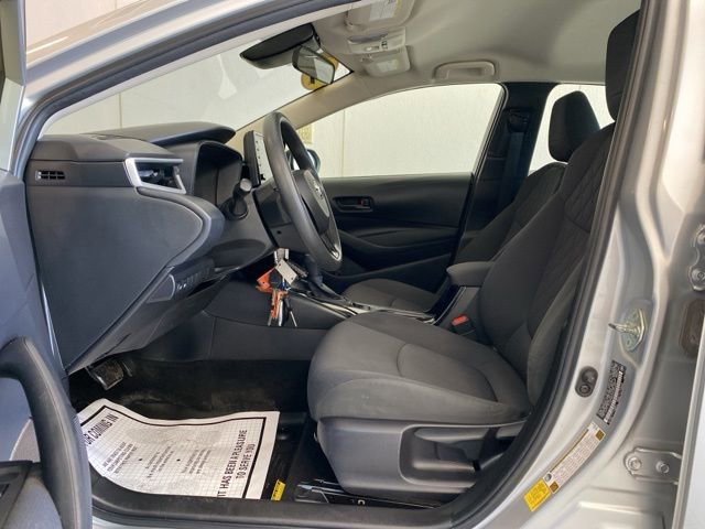 Used 2022 Toyota Corolla LE image 9