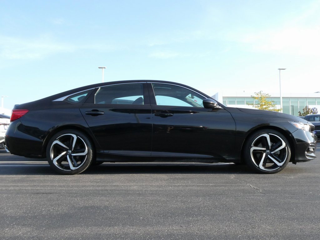 Used 2019 Honda Accord Sport image 2