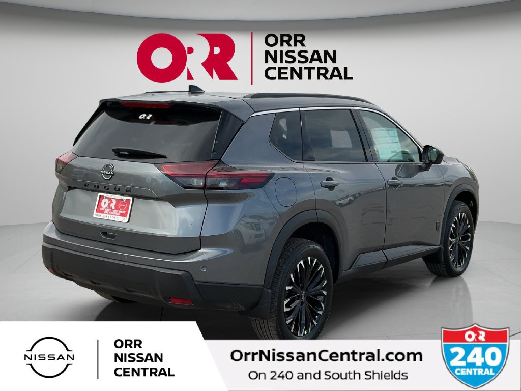 New 2027 Nissan Rogue Dark Armor FWD image 5