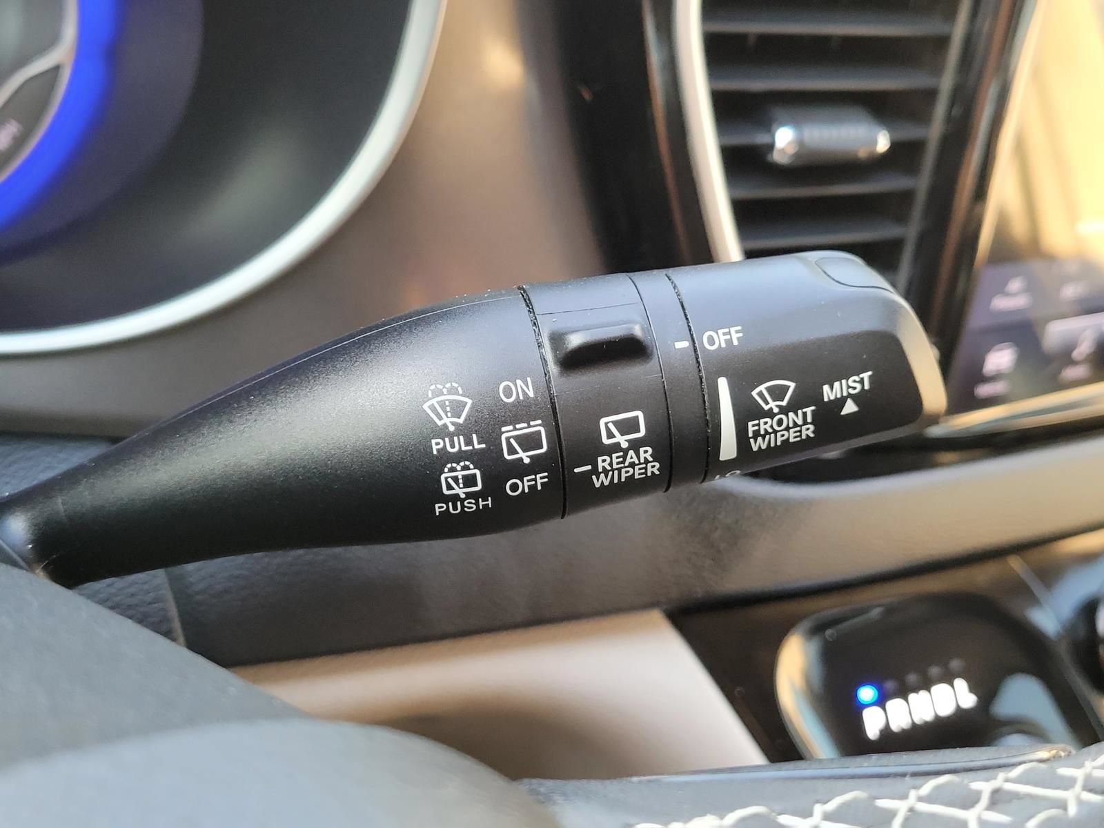 Used 2023 Chrysler Pacifica Touring-L FWD image 33