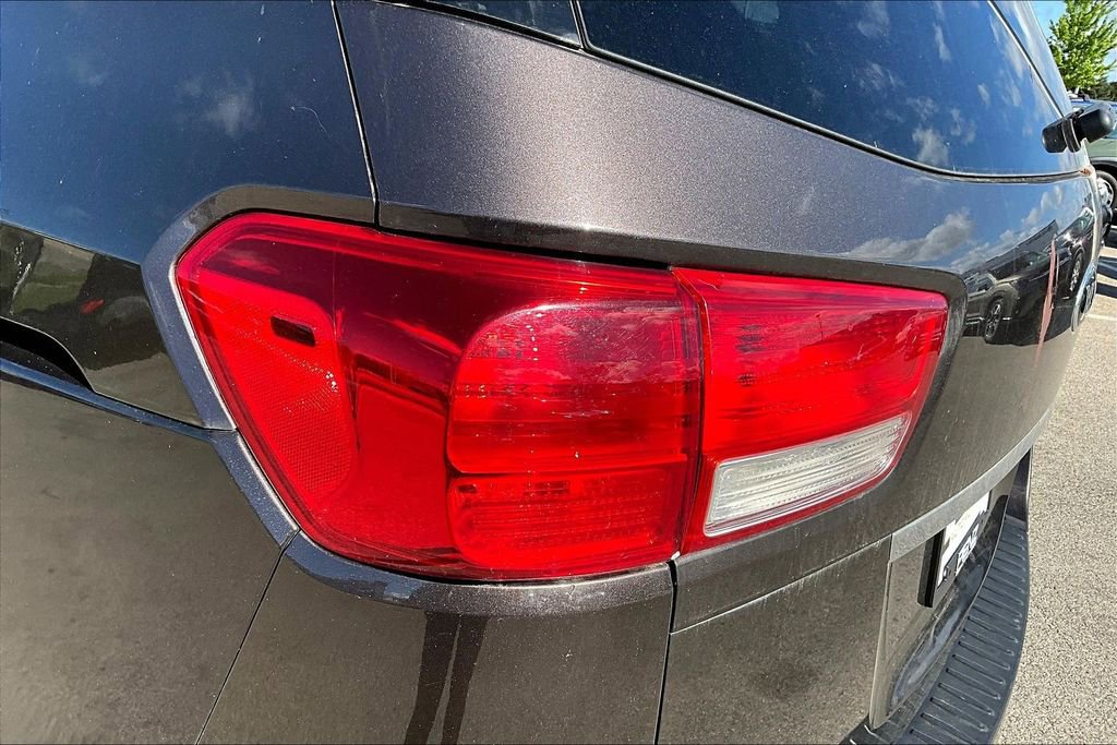 Used 2017 Kia Sedona LX FWD image 19