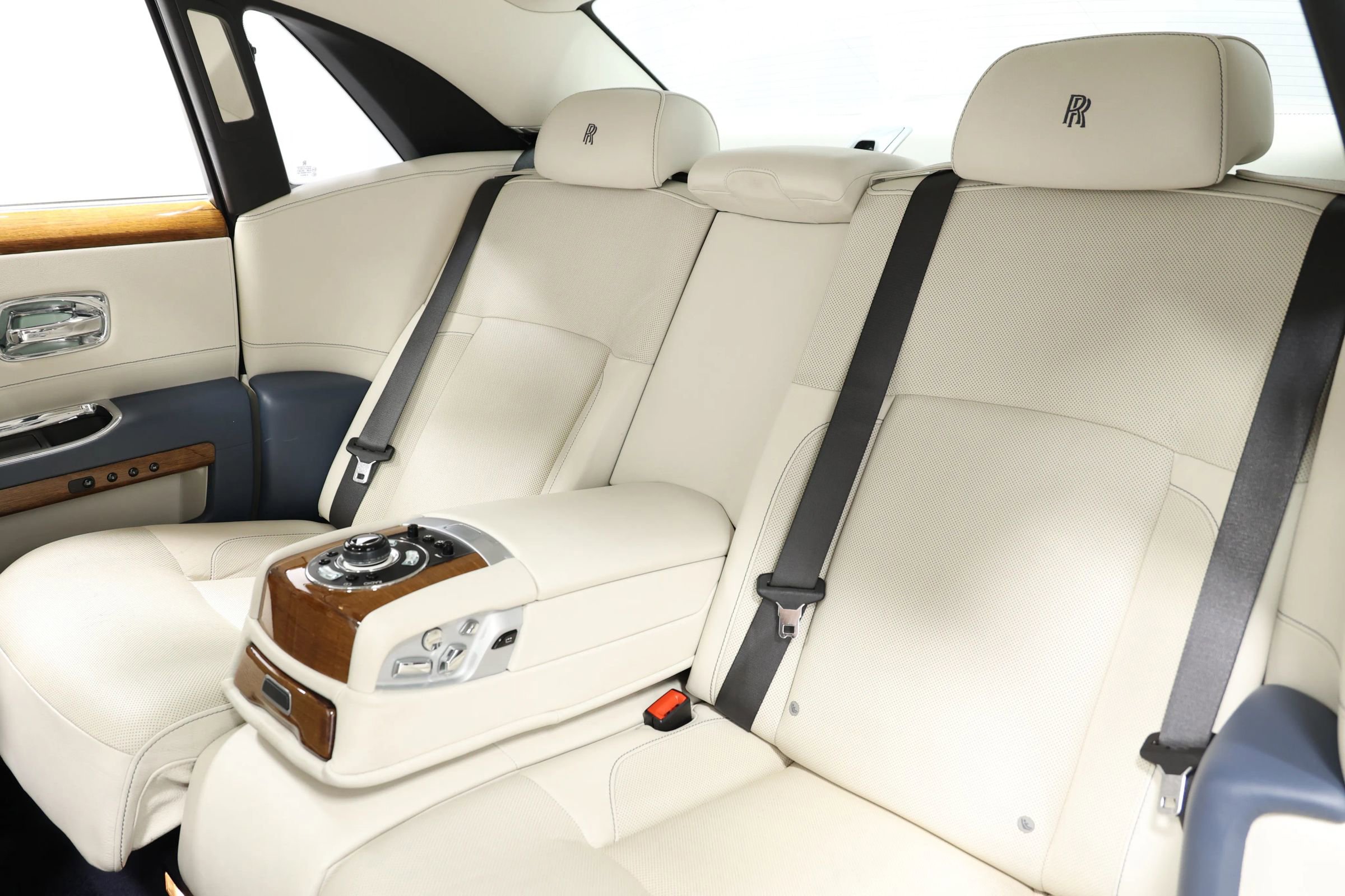 Used 2011 Rolls-Royce Ghost image 3
