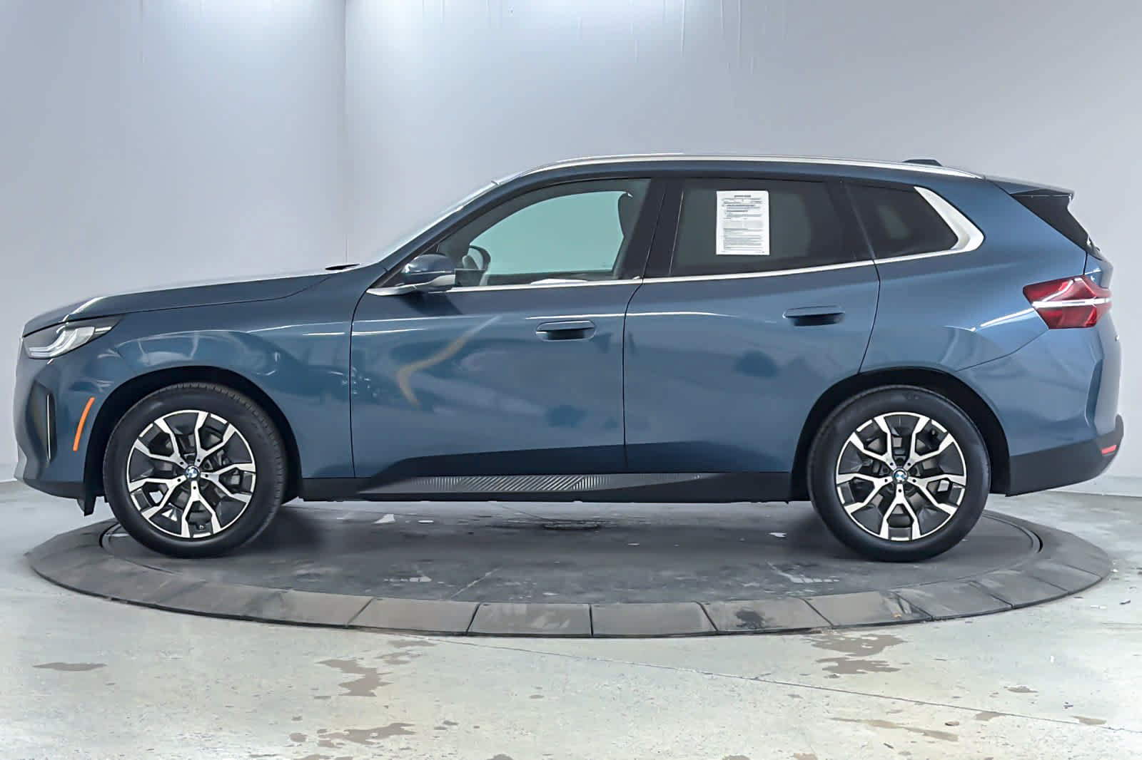 Used 2026 BMW X3 xDrive30i w/ Convenience Package AWD/4WD image 5
