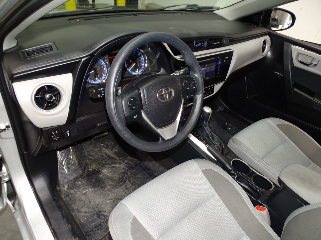 Used 2017 Toyota Corolla LE image 19