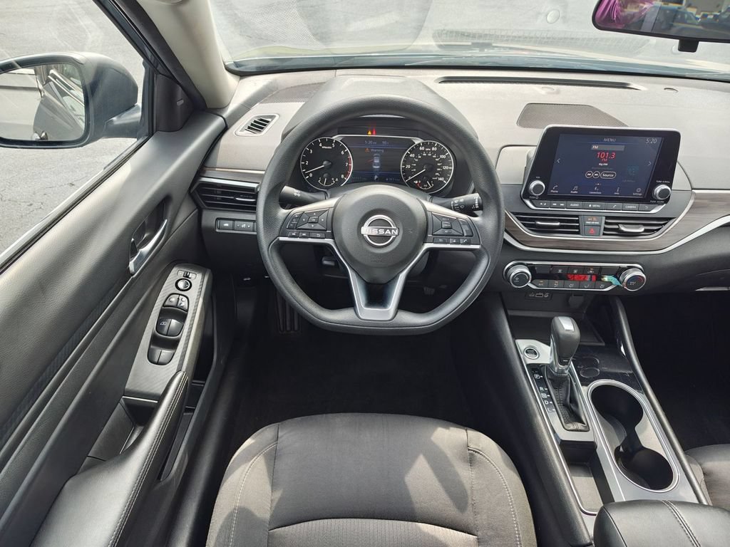 Used 2024 Nissan Altima 2.5 SV FWD image 25