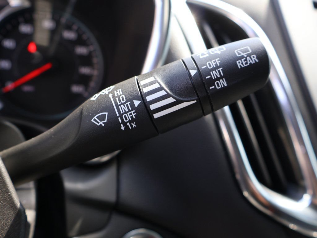 Used 2024 Chevrolet Equinox LT FWD image 43