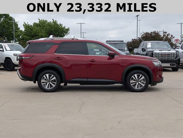 Used 2023 Nissan Pathfinder SL image 4