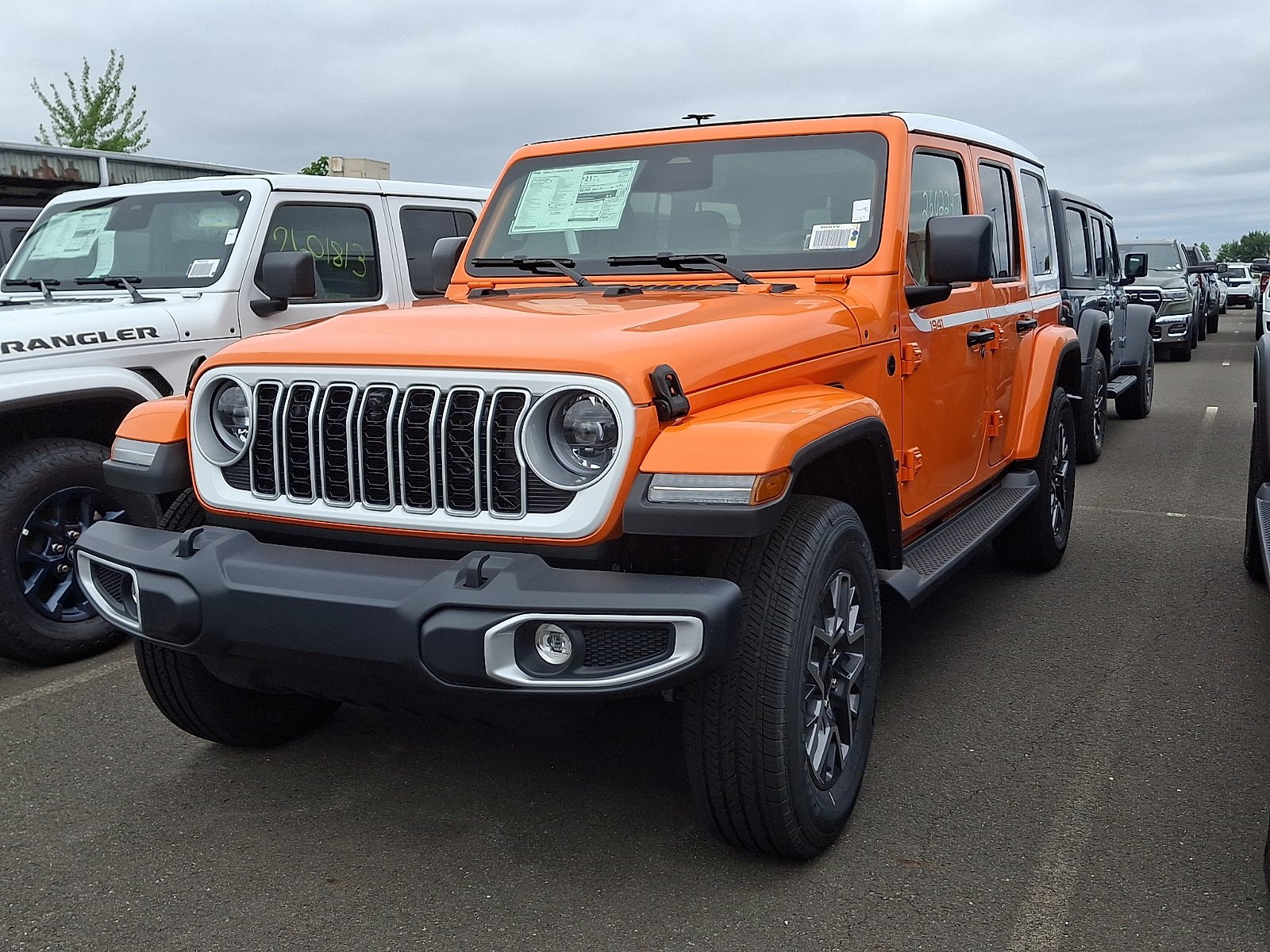 New 2026 Jeep Wrangler Unlimited Sahara w/ Whitecap Package AWD/4WD image 3