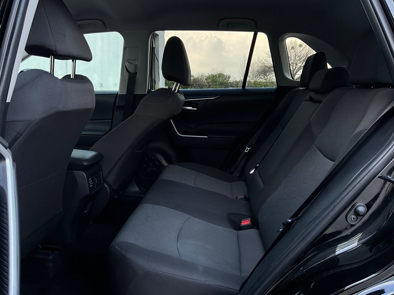 Used 2025 Toyota RAV4 XLE w/ Weather Package image 12