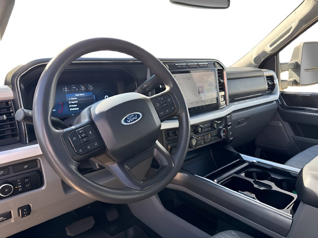Used 2023 Ford F250 XLT w/ Black Appearance Package AWD/4WD image 9