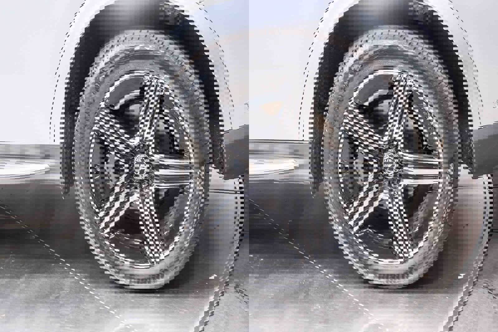 Used 2023 Mercedes-Benz GLC 300 image 9