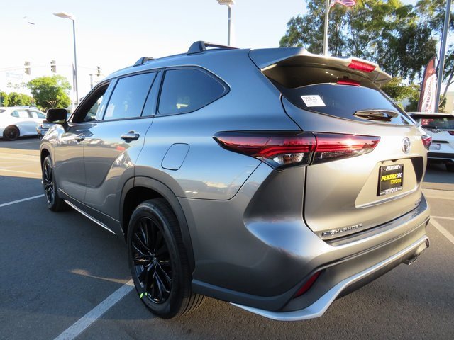 New 2026 Toyota Highlander XSE image 8