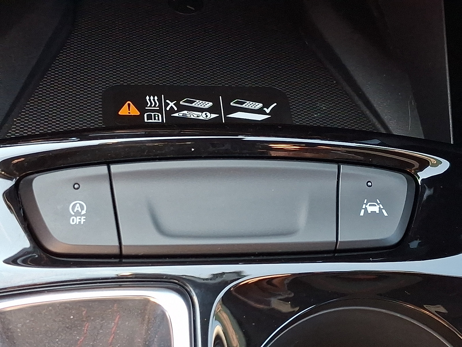 Certified 2026 Chevrolet Trax RS w/ Sunroof Package FWD image 26