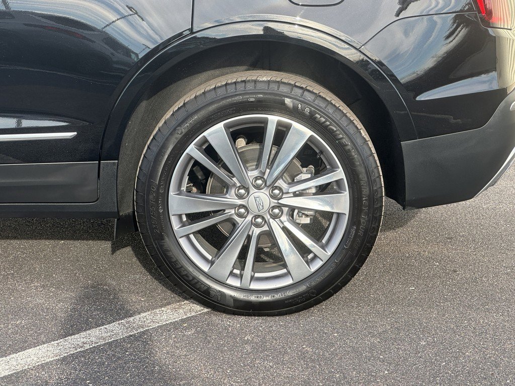 Certified 2025 Cadillac XT5 Premium Luxury image 9