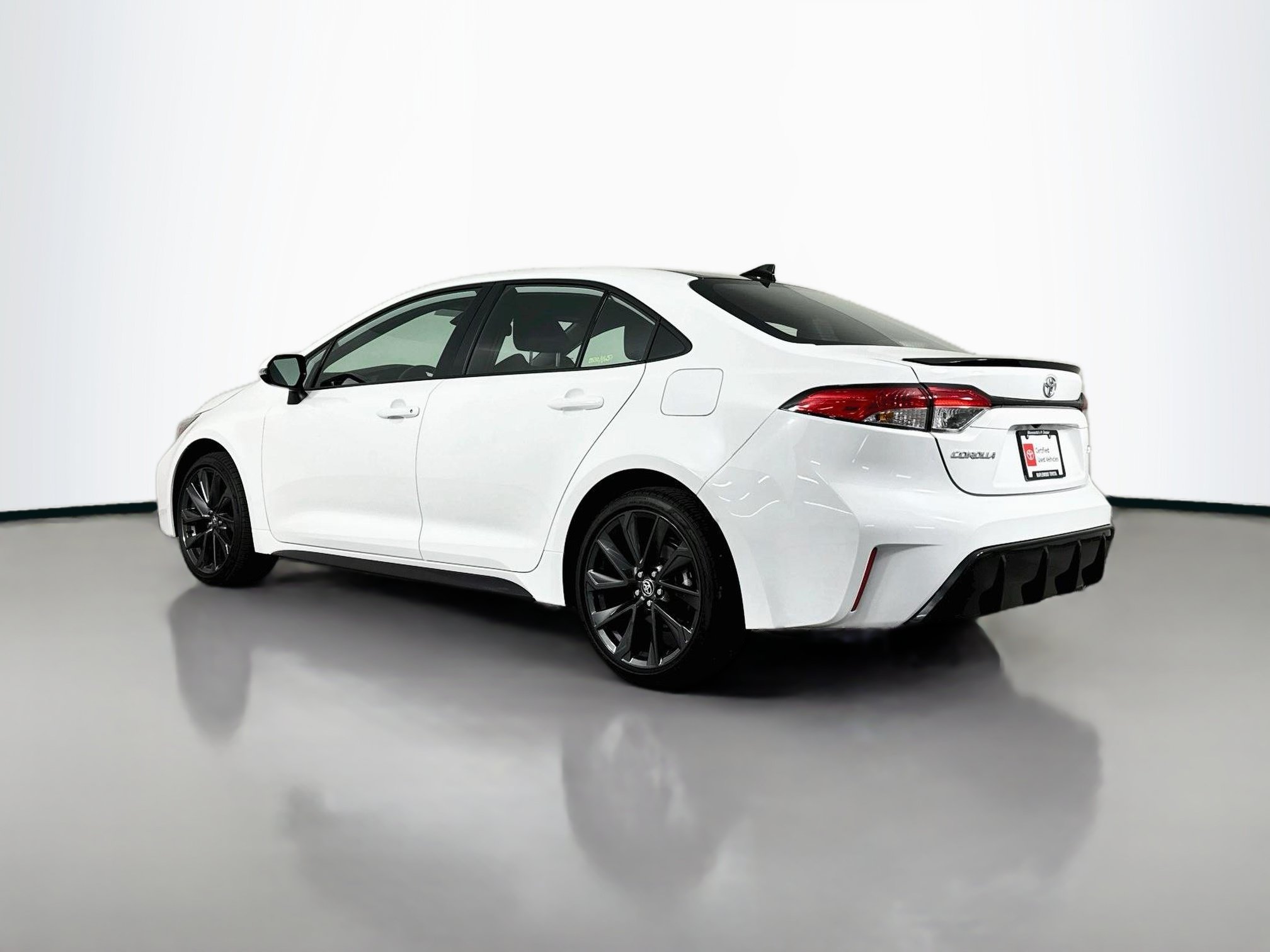 Certified 2026 Toyota Corolla SE w/ SE Package FWD image 5