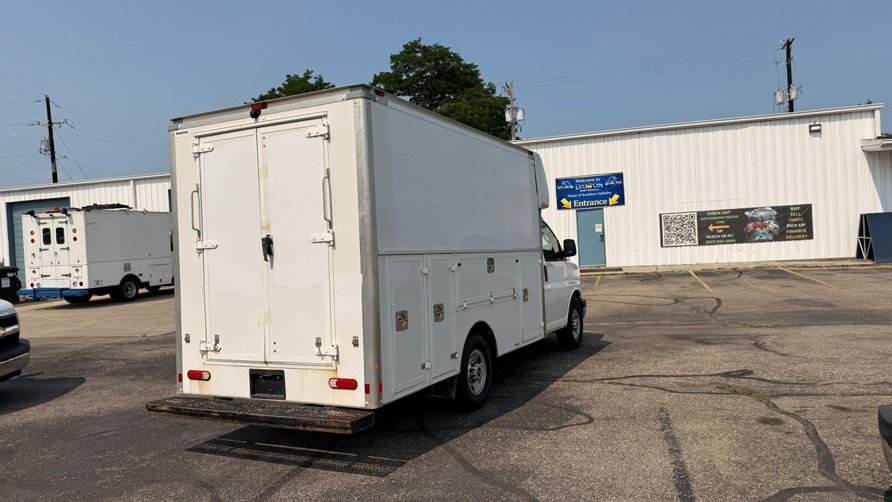 Used 2016 GMC Savana 3500 RWD image 5