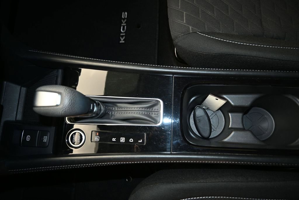 Used 2022 Nissan Kicks SV FWD image 17