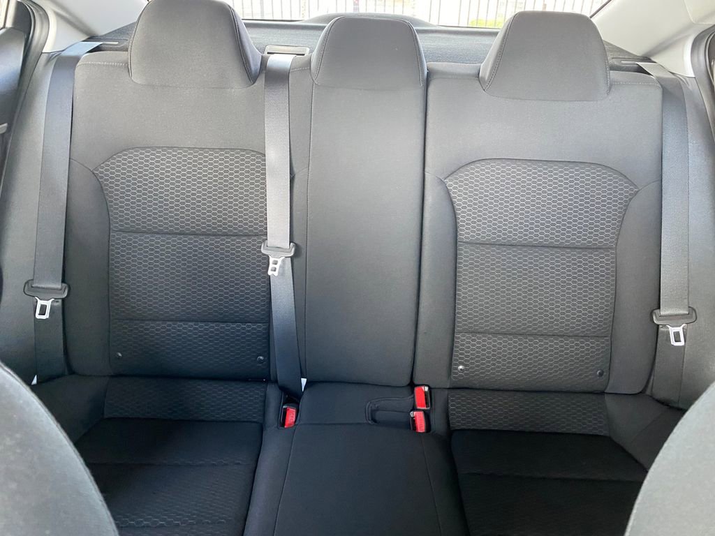 Used 2020 Hyundai Elantra SE w/ Cargo Package (C1) FWD image 18