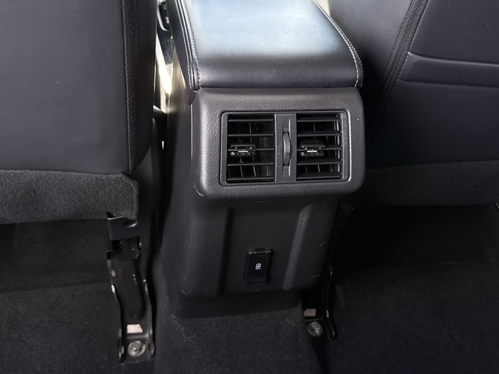 Used 2020 Mitsubishi Outlander ES AWD/4WD image 24