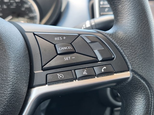 Used 2025 Nissan Versa SV FWD image 33