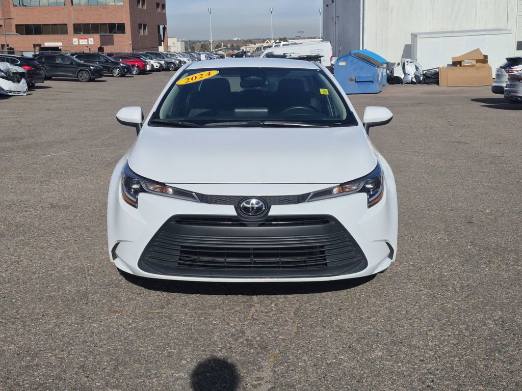 Used 2024 Toyota Corolla LE image 3