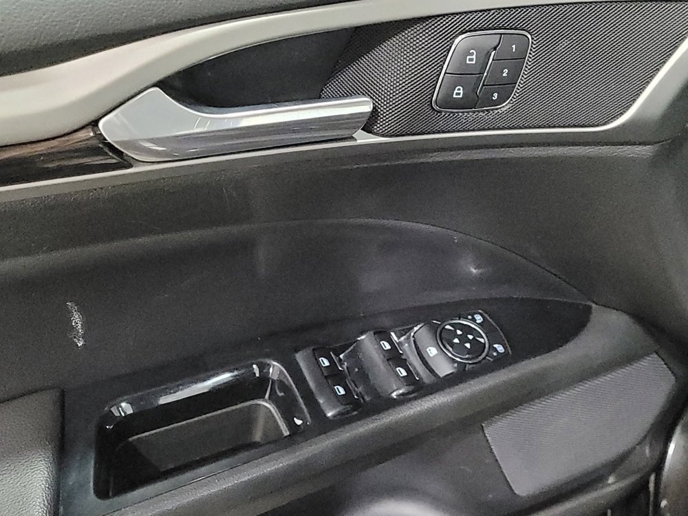 Used 2013 Ford Fusion Energi SE FWD image 27