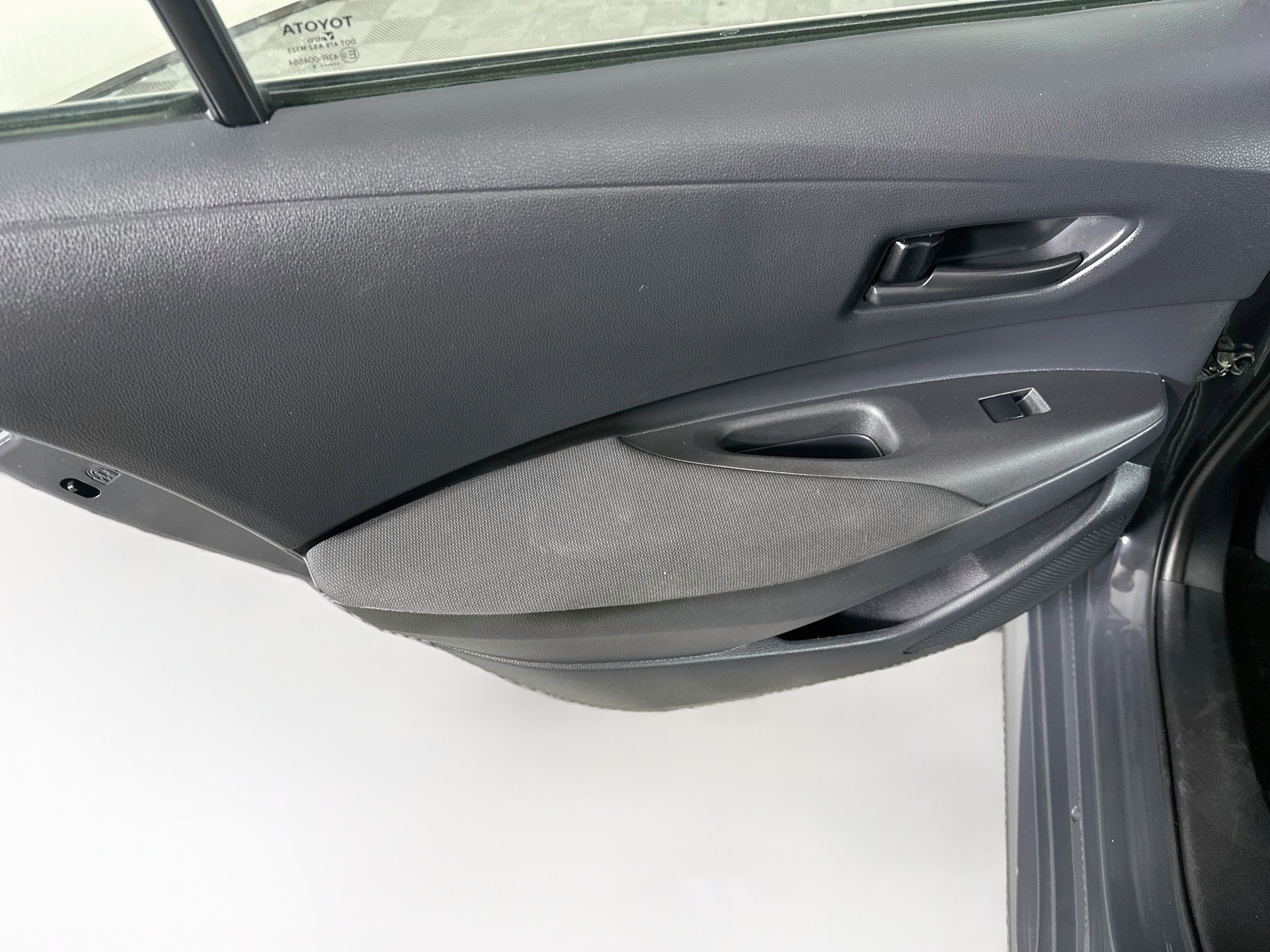 Used 2025 Toyota Corolla LE FWD image 24