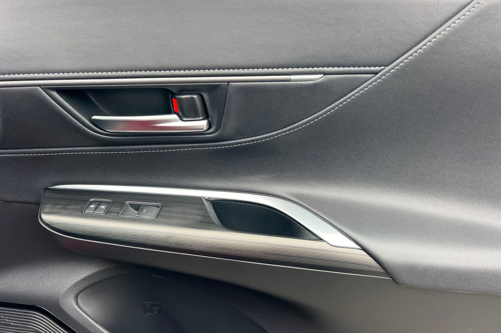 Certified 2023 Toyota Venza XLE AWD/4WD image 19