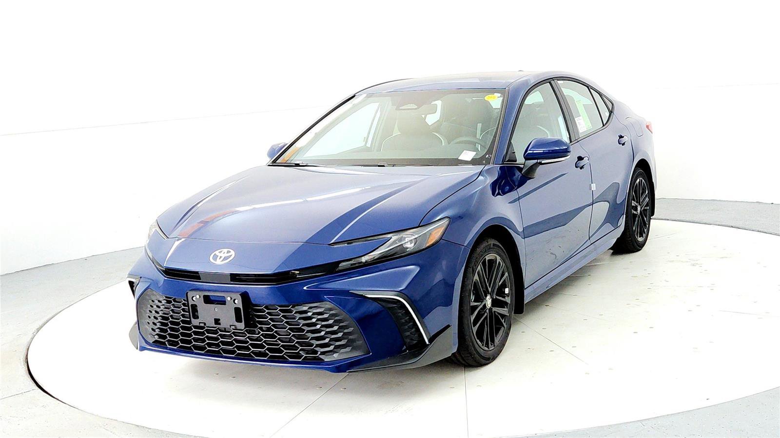 New 2026 Toyota Camry SE image 2