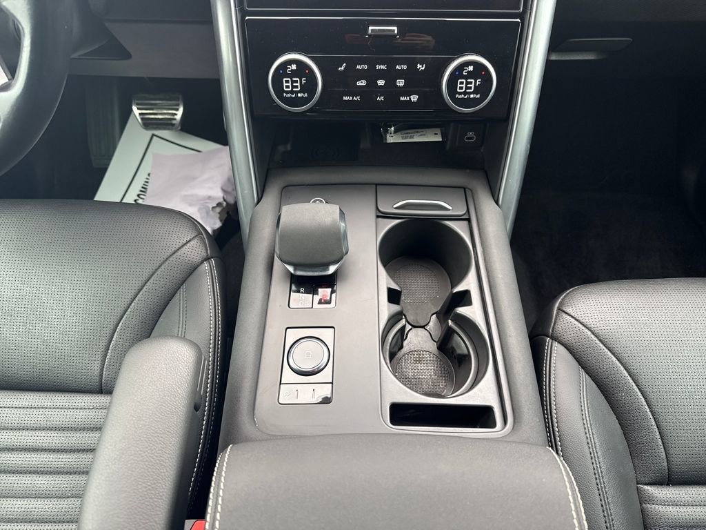New 2023 Land Rover Discovery S R-Dynamic image 23