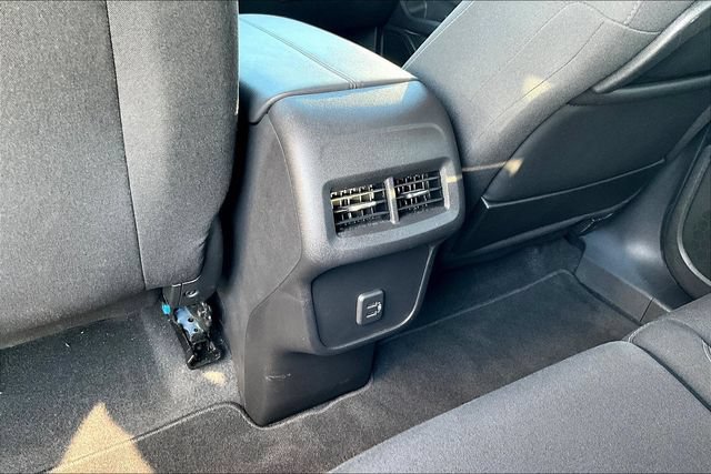 Used 2023 GMC Terrain SLE w/ Elevation Edition AWD/4WD image 10