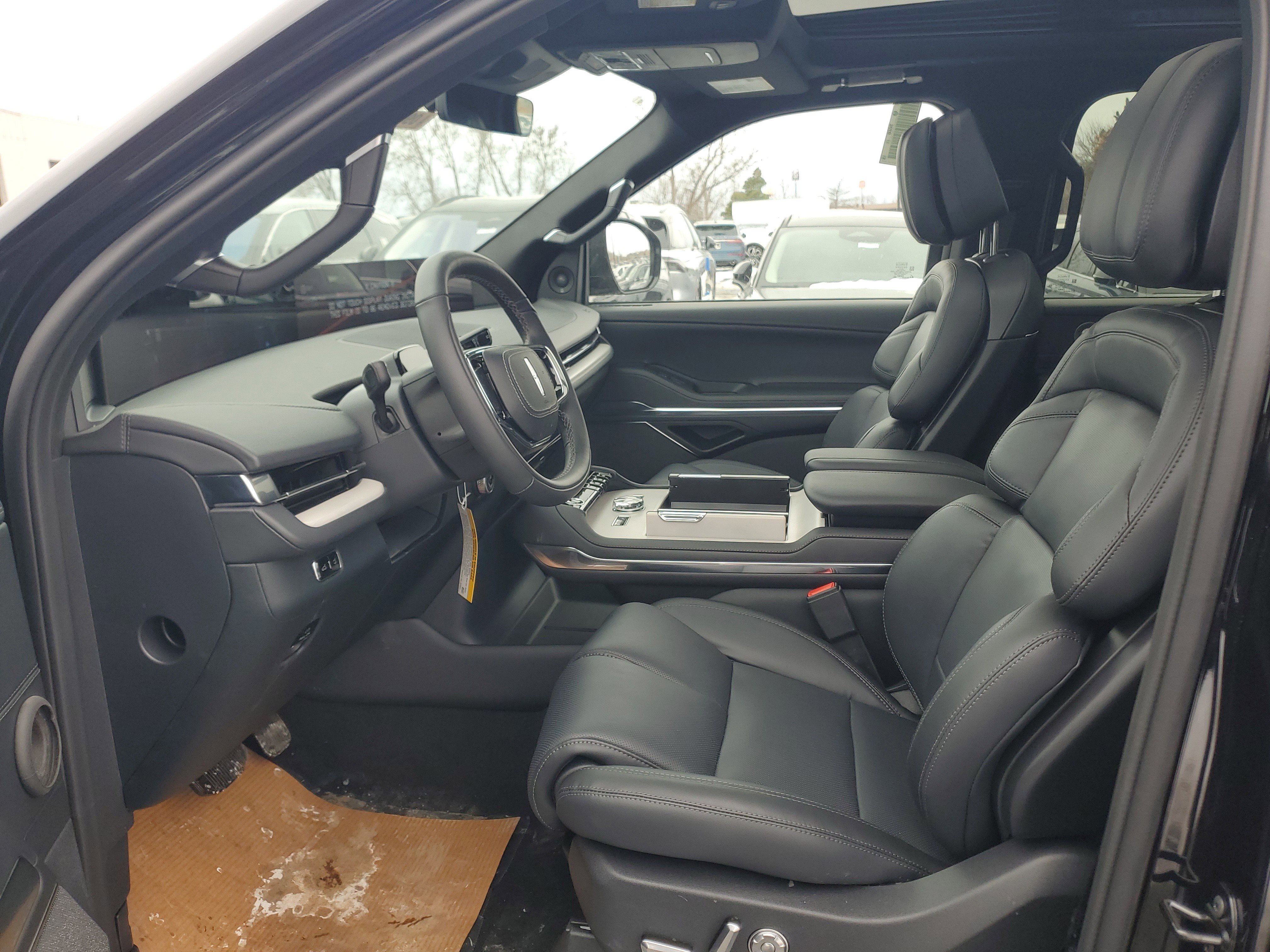 New 2026 Lincoln Navigator Reserve w/ Jet Appearance Package image 12