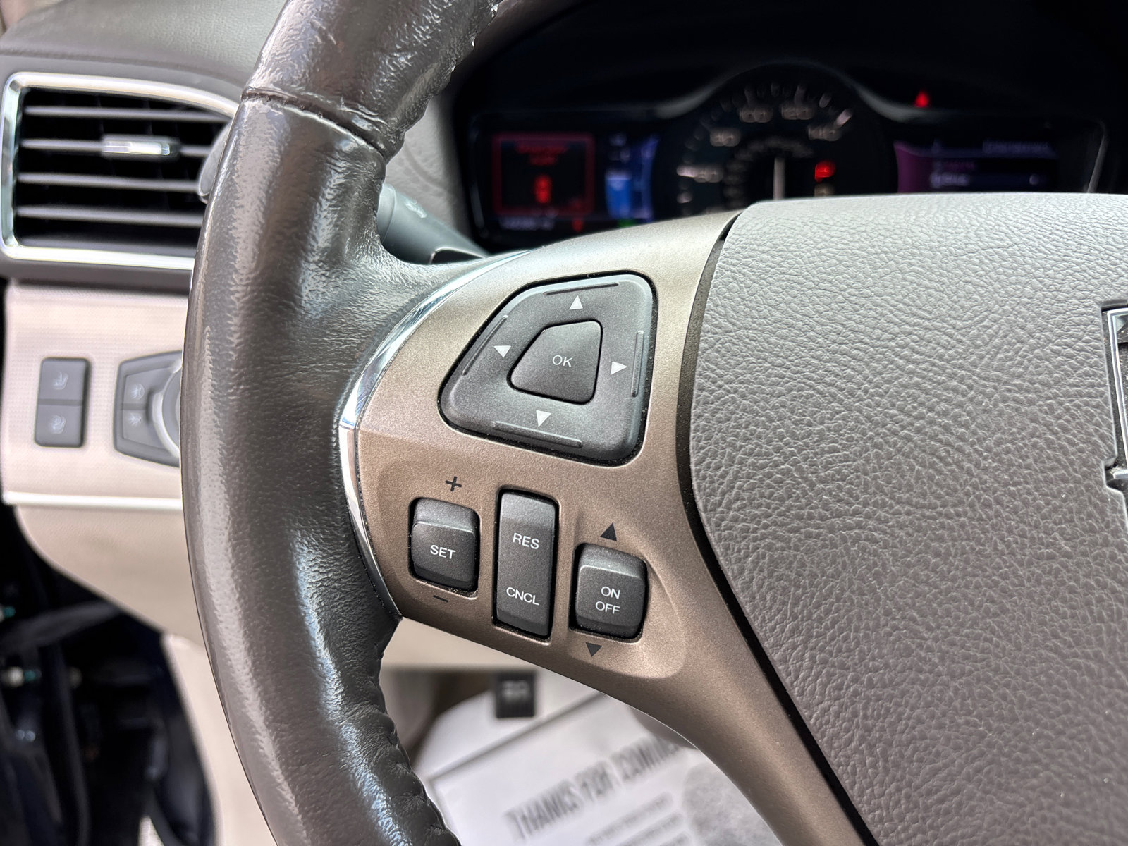 Used 2013 Lincoln MKX FWD image 17