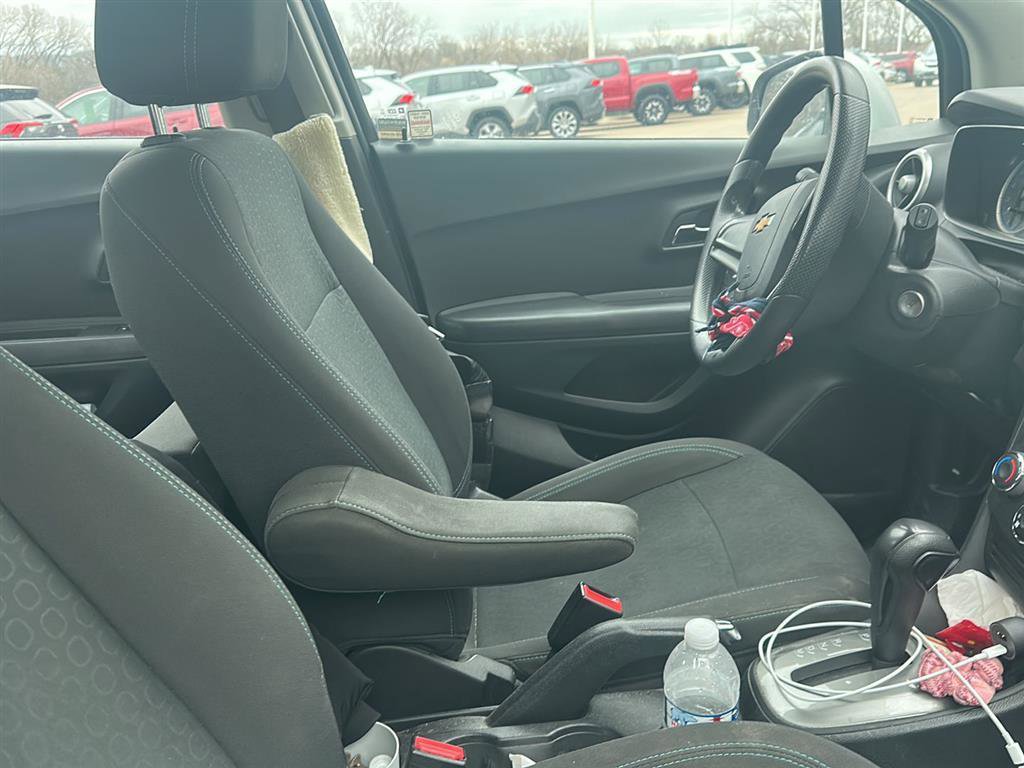 Used 2015 Chevrolet Trax LS w/ LPO, Protection Package FWD image 14