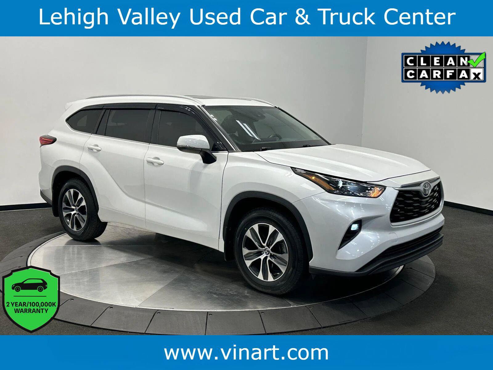 Used 2023 Toyota Highlander XLE FWD image 1