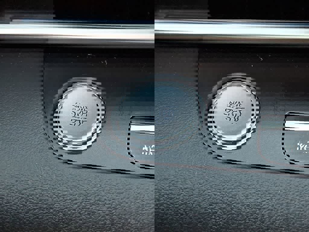 Used 2024 Hyundai Elantra SEL image 22