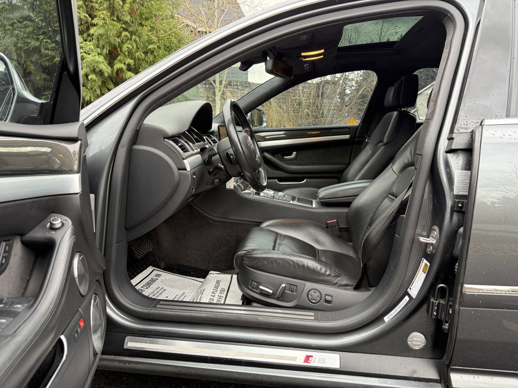 Used 2009 Audi S8 image 15