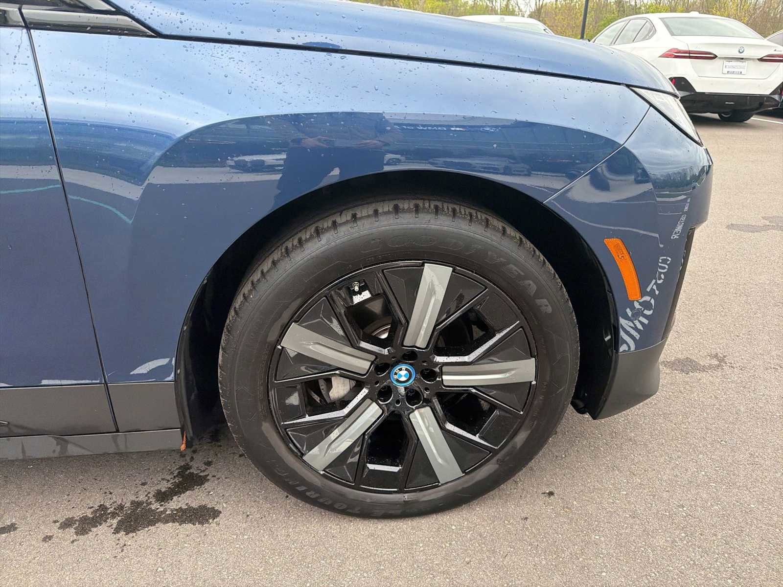 Certified 2023 BMW iX xDrive50 w/ Premium Package AWD/4WD image 10