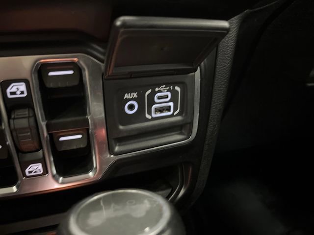 Used 2022 Jeep Wrangler Unlimited Sahara image 23