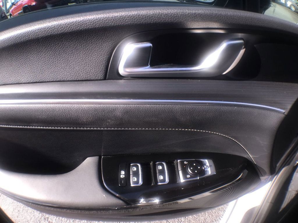 Used 2025 Kia K5 GT-Line image 12
