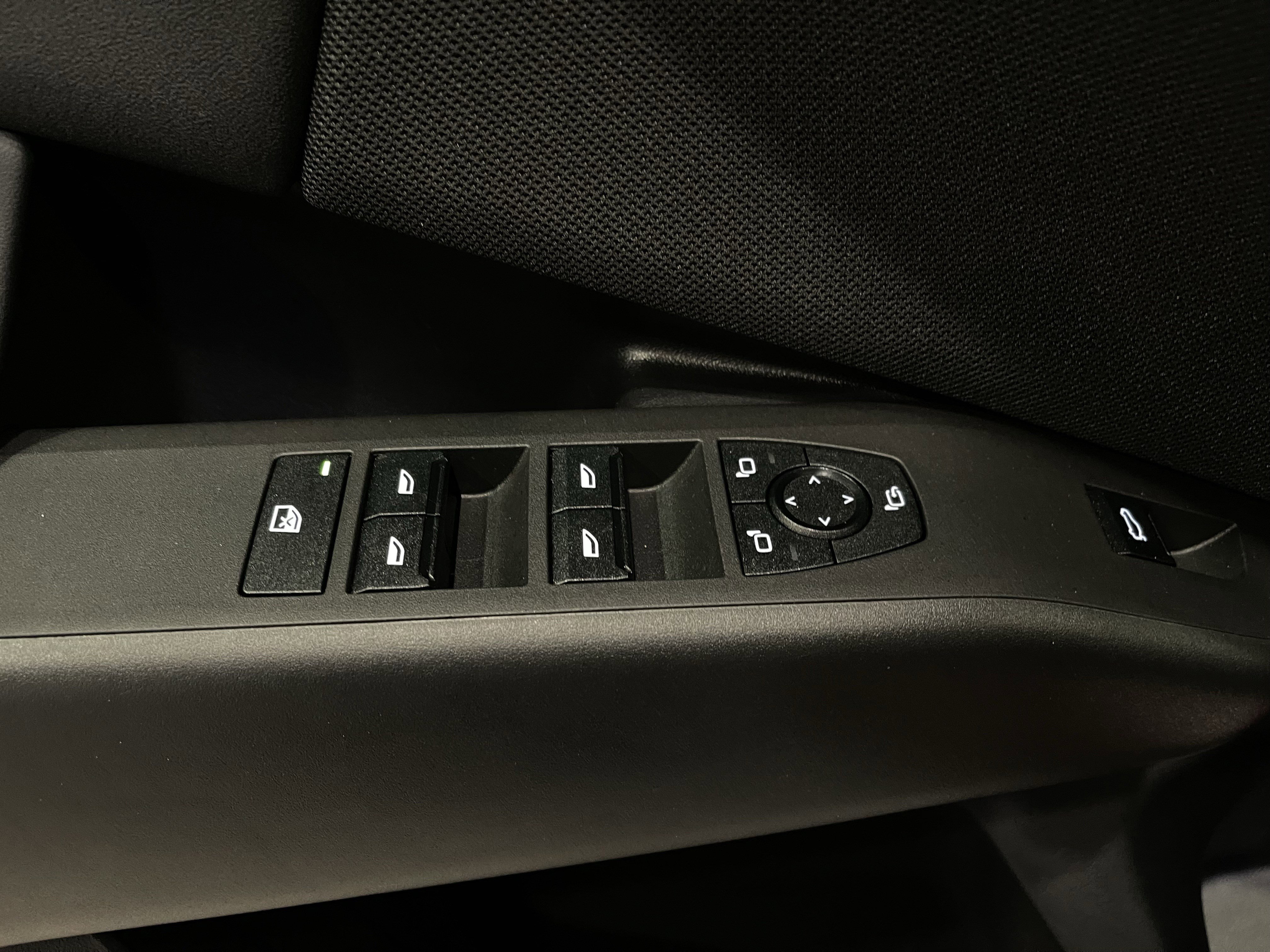 Used 2025 BMW X3 xDrive30i w/ Convenience Package image 11