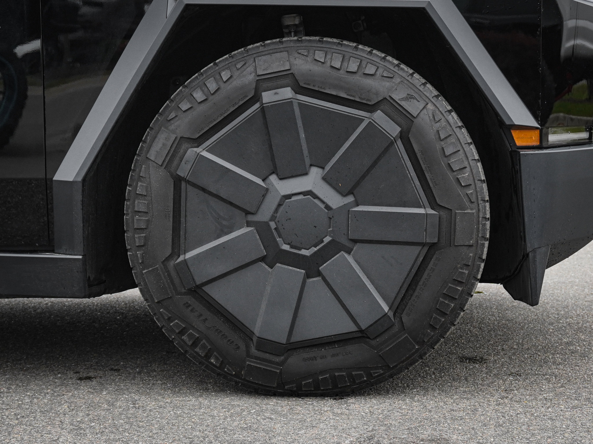 Used 2024 Tesla Cybertruck Cyberbeast image 13