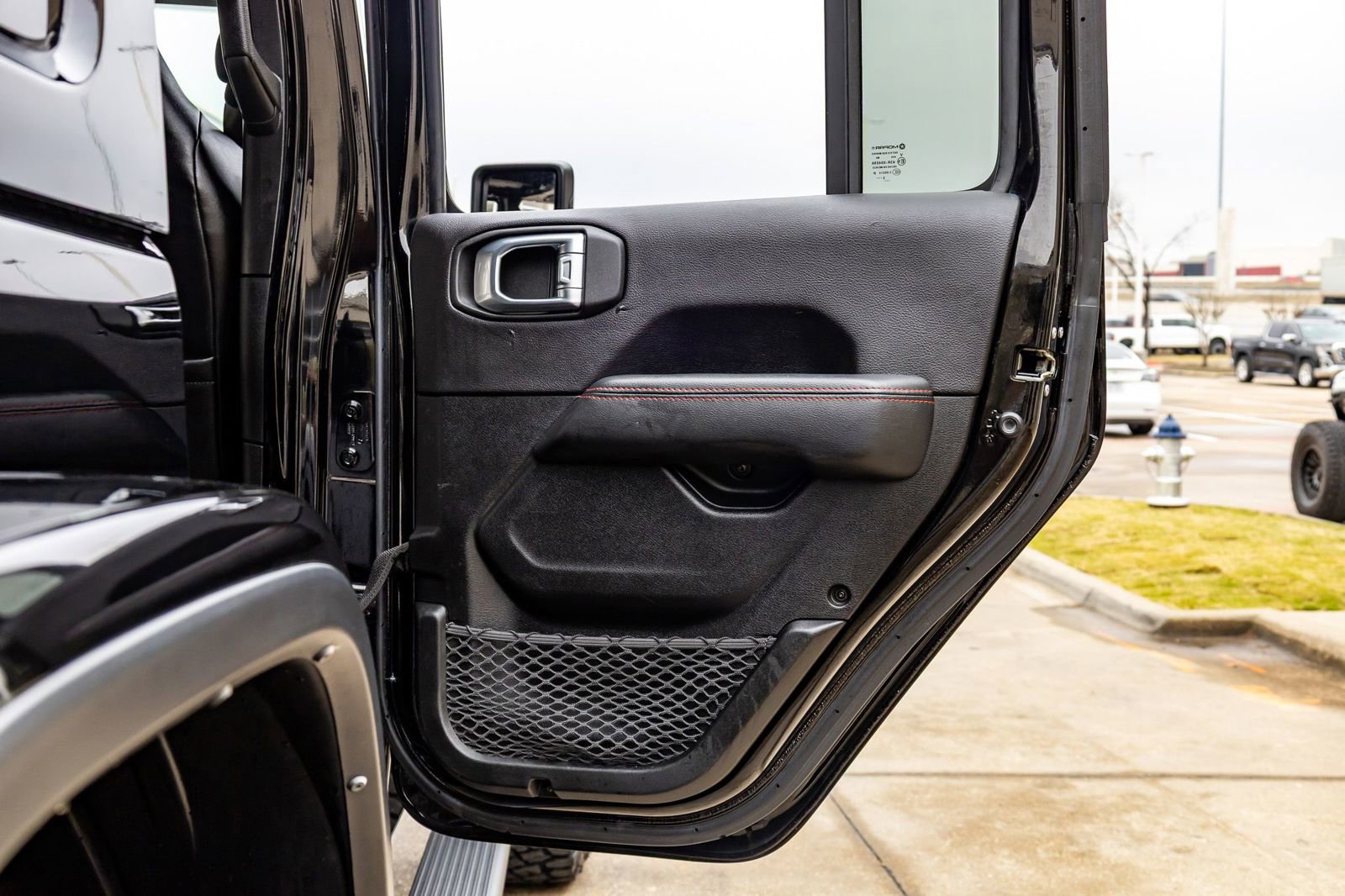 Used 2023 Jeep Wrangler Unlimited Rubicon image 36